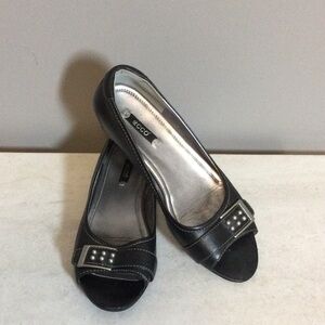 41 ECCO Women's Black Peep-Toe Flats